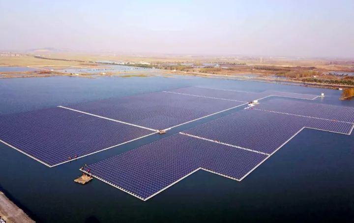 Floating floating photovoltaic power plant